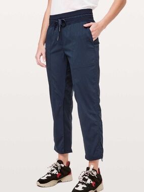 Lululemon Dance Studio Crop 25" True Navy Size 4